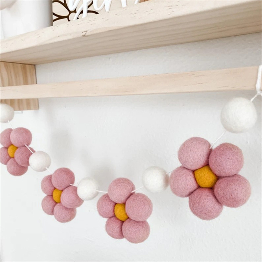 Garland Bunga Daisy Felt Buata - Baby Nursery Decor Girl ulasan dan harga